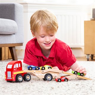 Car transporter with 4 vehicles
